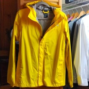The North Face big kid raincoat (XL)